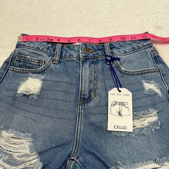 Cello NWT Distressed High Waisted Denim Shorts - XS (25") - Picture 10 of 12